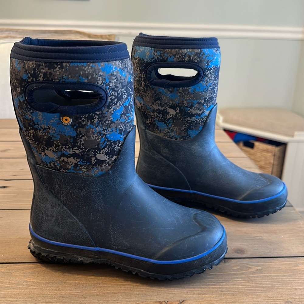BOG boys pull on boot 13 waterproof